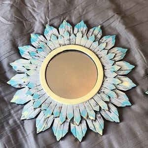 Decorative mirrors (2)